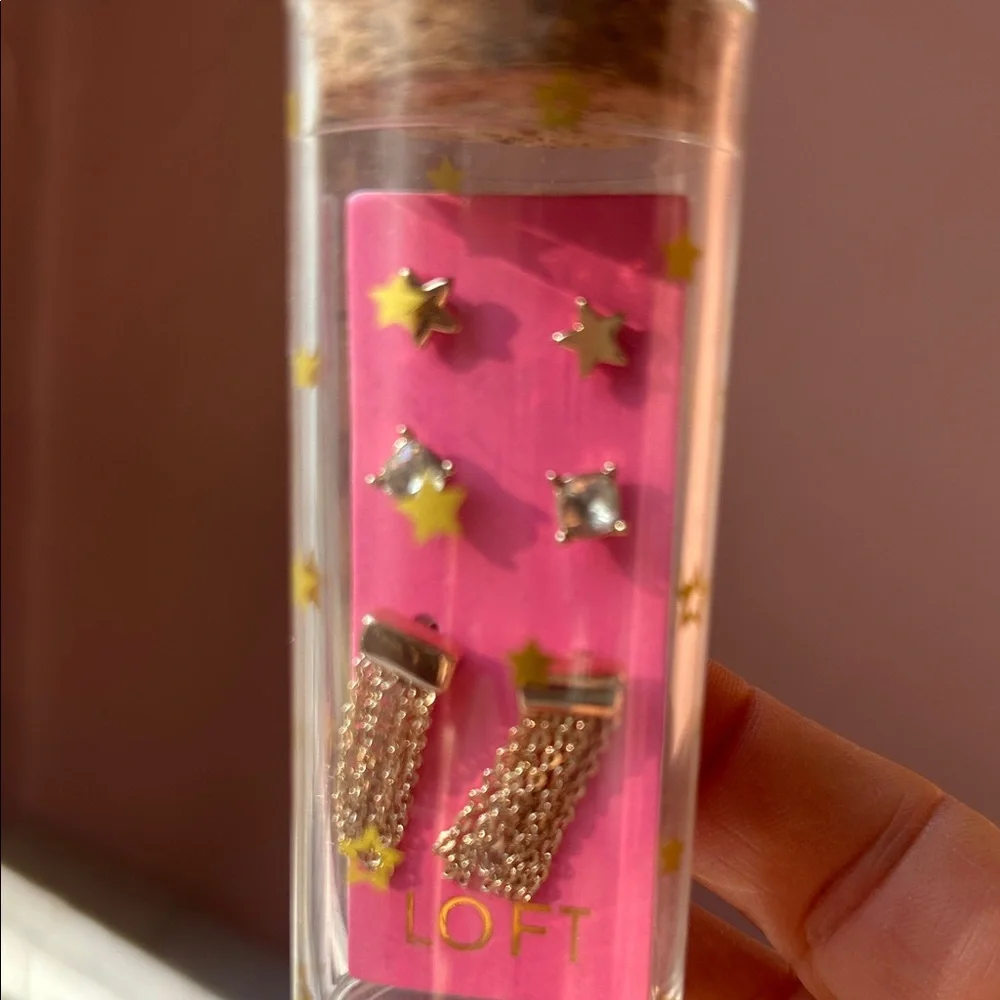 LOFT NWT Gold Star Earrings Set with Pink Card‎ in Giftable Tube